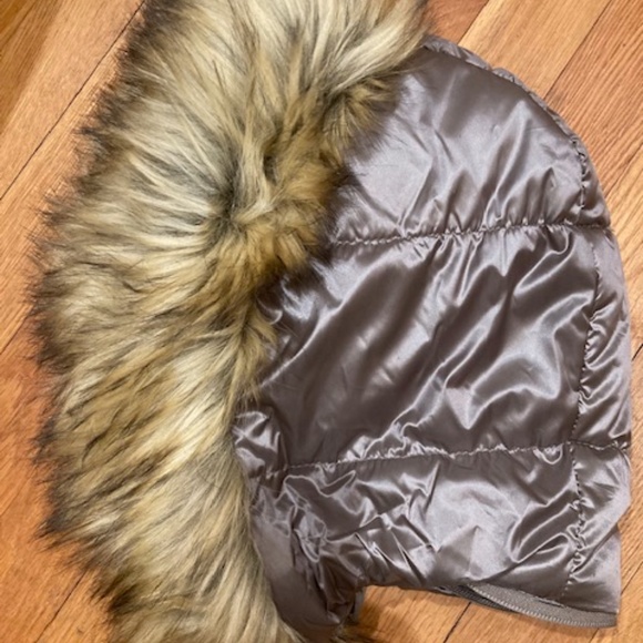 Women's Puff Jacket - Picture 4 of 4